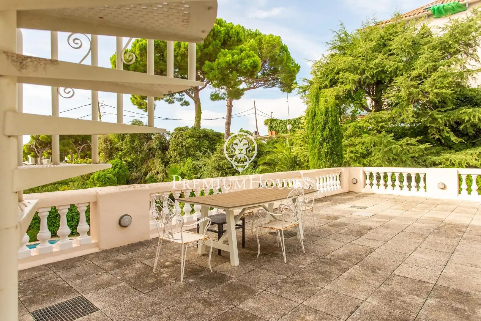 Houses for sale in Califòrnia - Santa Madrona