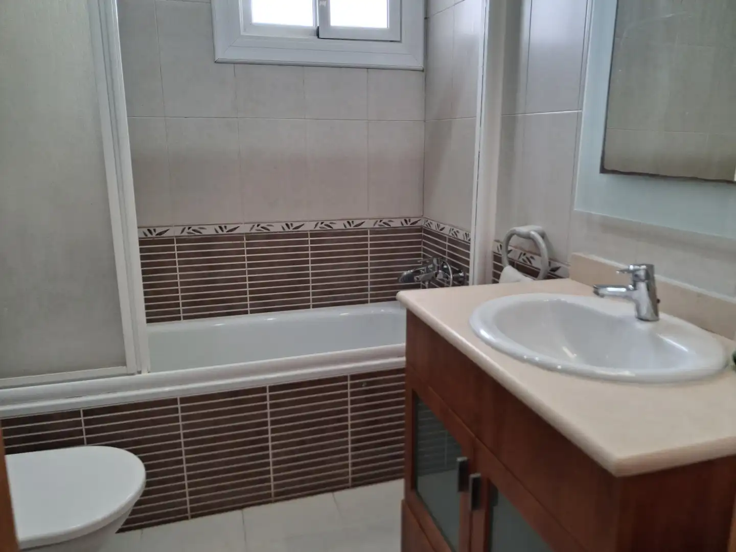 Bathroom of Apartments for rent in Castelldefels  with Terrace, Furnished and Community pool