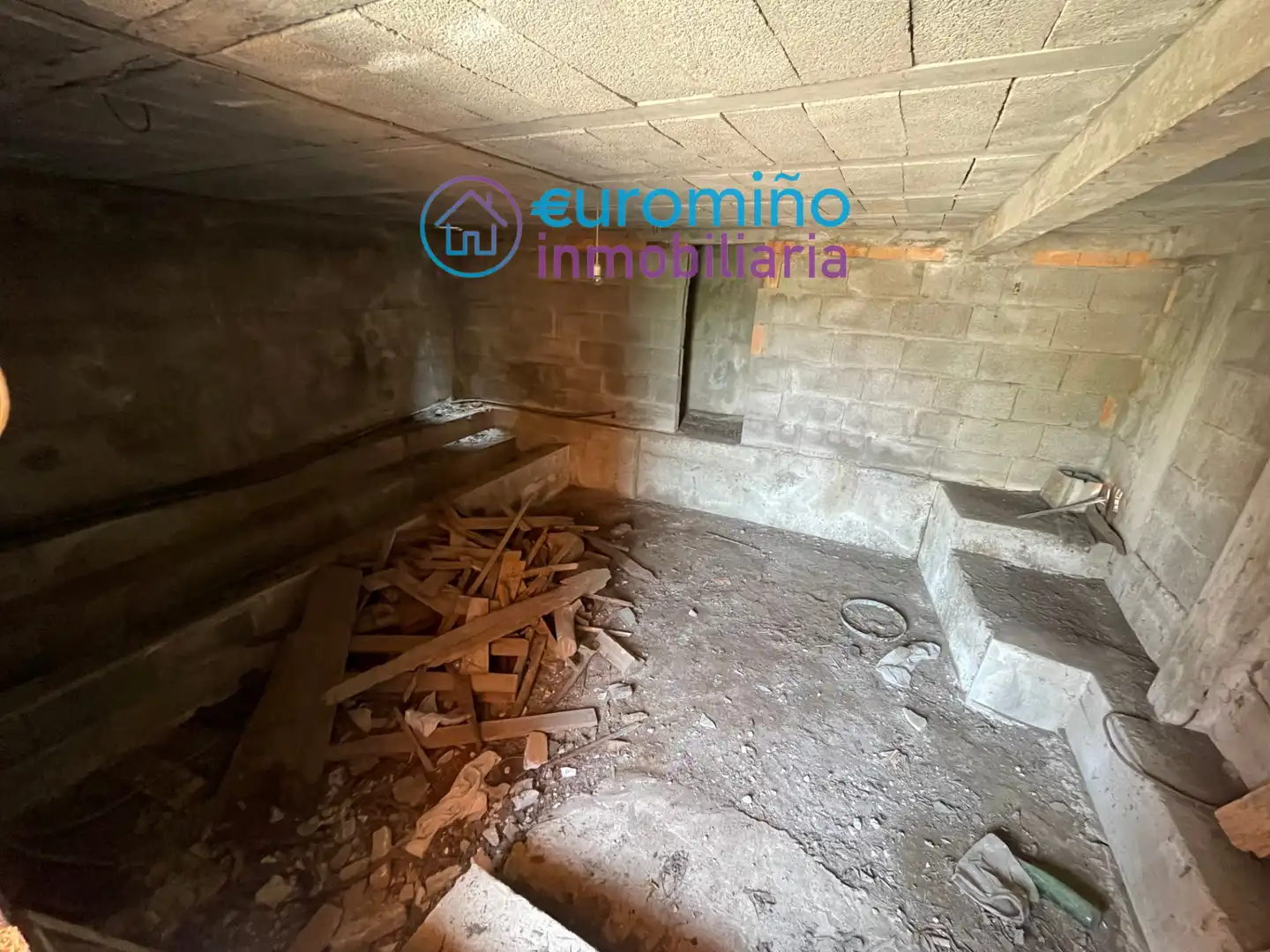 Casa o chalet en venta en As Neves   con Terraza, Trastero y Amueblado