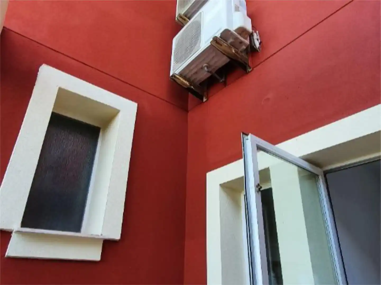 Vista exterior de Pis en venda en Palmera amb Aire condicionat i Jardí privat