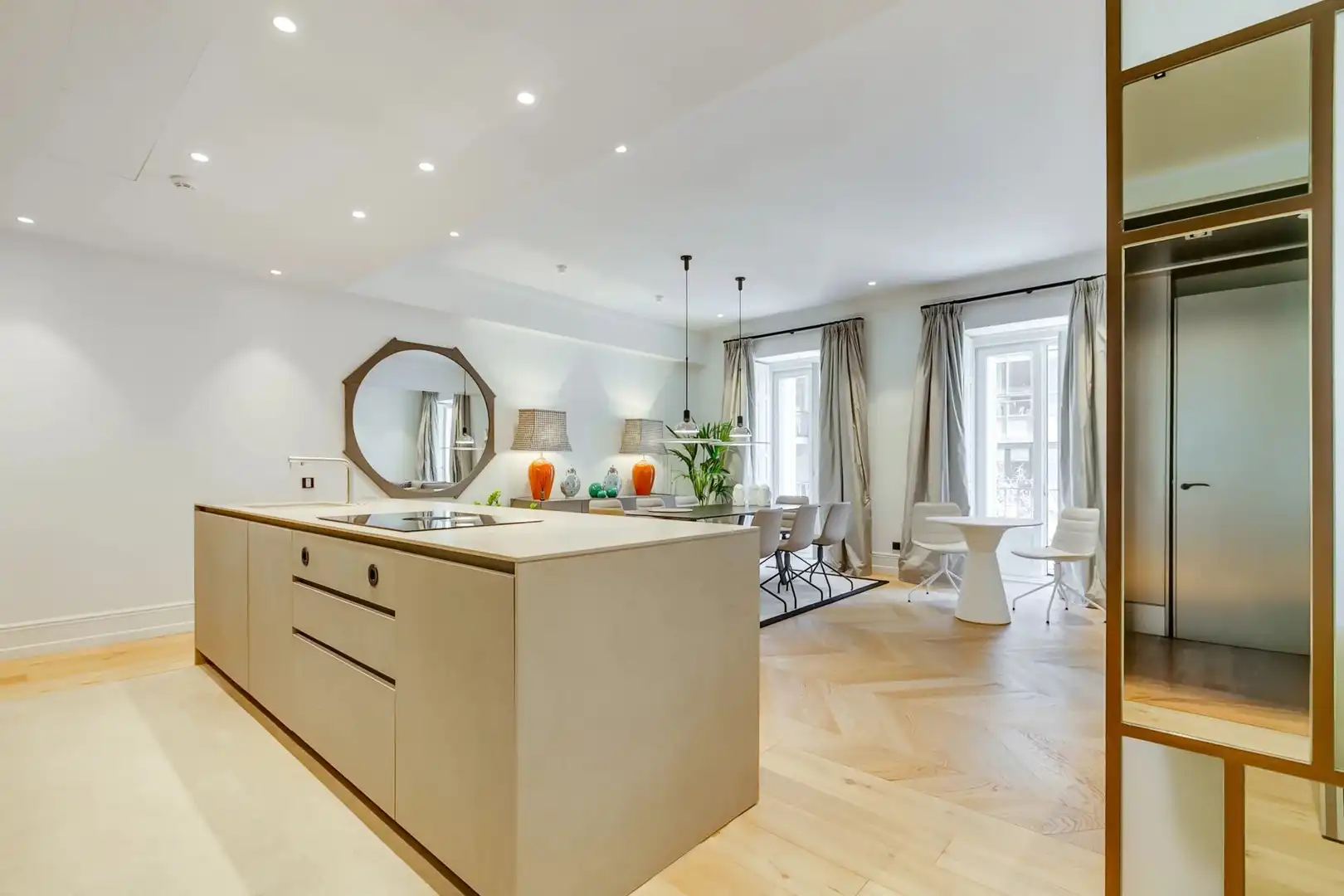 Kitchen of Flat for rent in Madrid  with Air Conditioner, Heating and Storage room