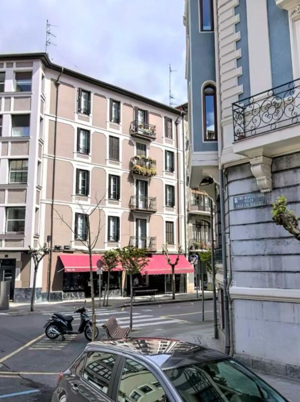 Exterior view of Premises for sale in Getxo   with Air Conditioner