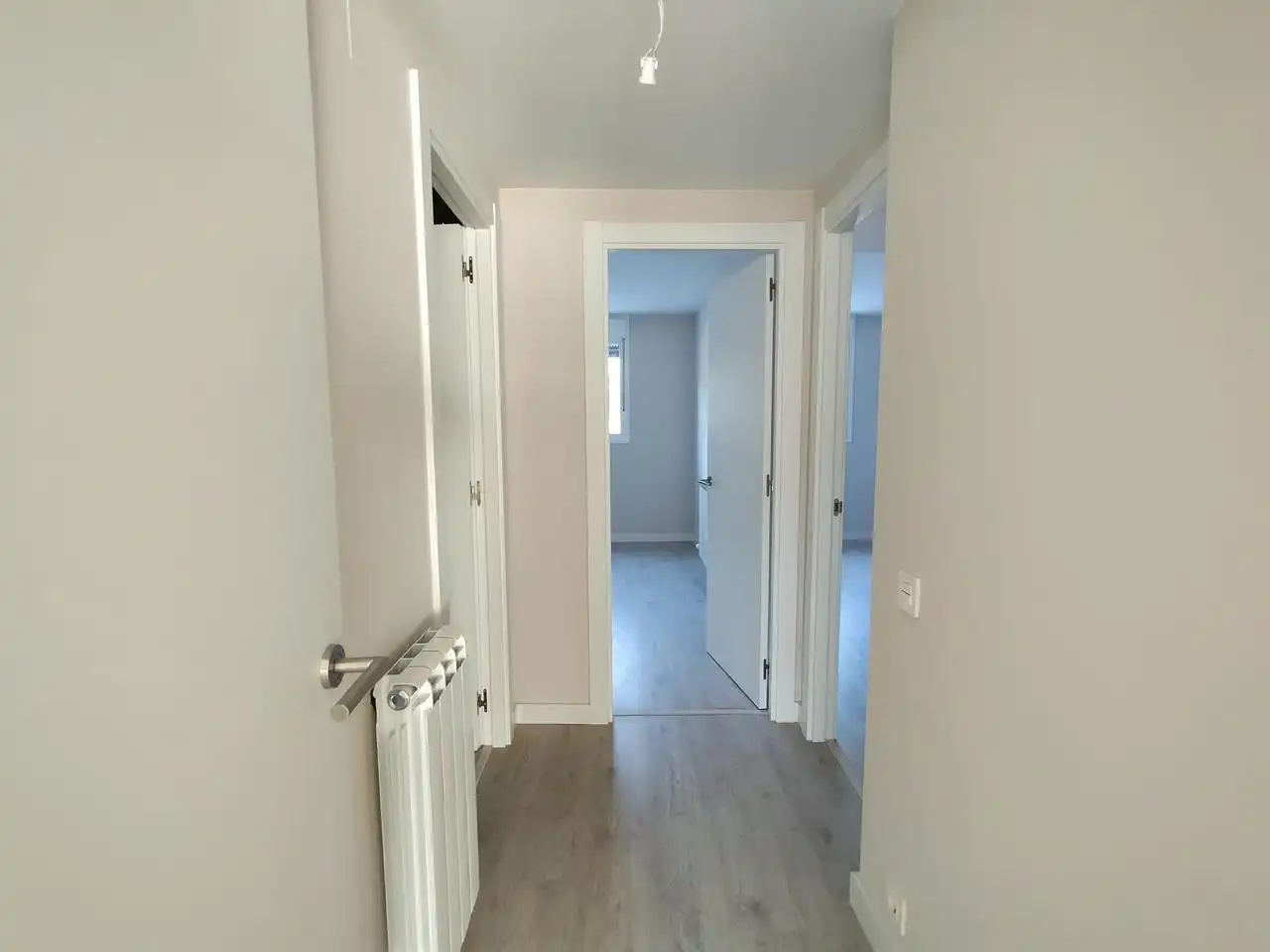 Wohnung zum Verkauf in Zaragoza mit Klimaanlage, Heizung und Terrasse