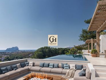 Chalet con piscina en venta en La Fustera