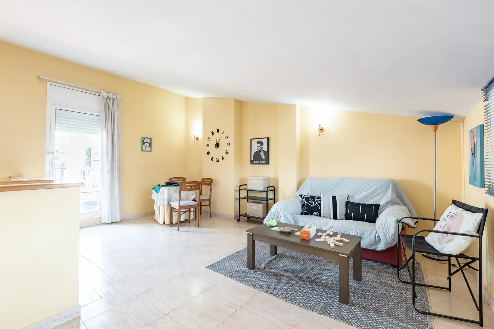 Sala de estar de Casa adosada en venta en Martorell con Aire acondicionado, Calefacción y Jardín privado