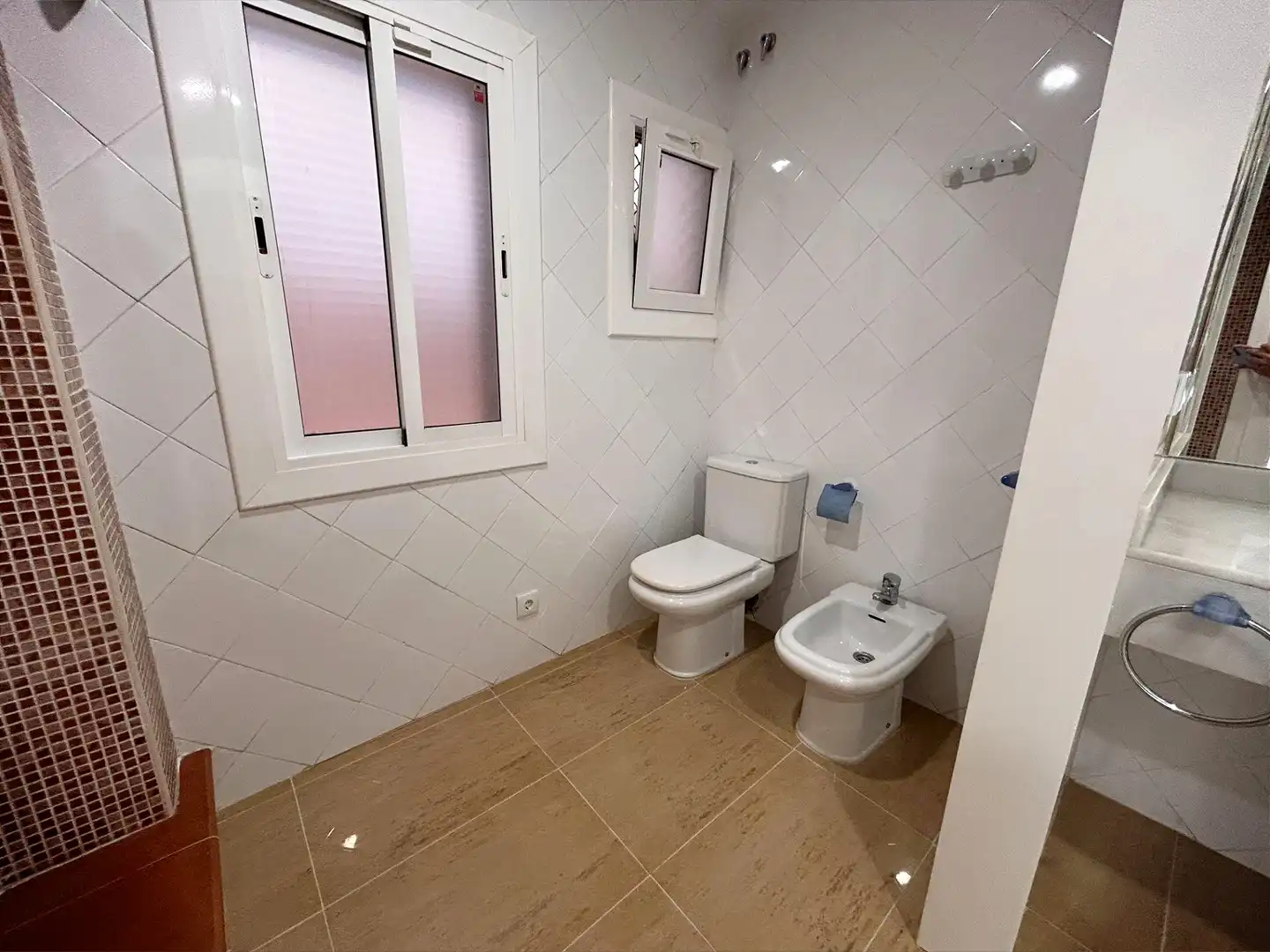 Baño de Planta baja en venta en Mataró con Aire acondicionado, Calefacción y Alarma