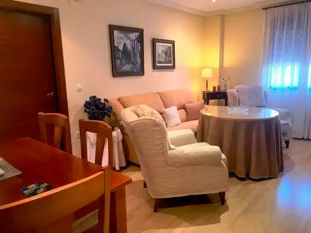 Sala d'estar de Pis en venda en Baeza amb Aire condicionat i Balcó