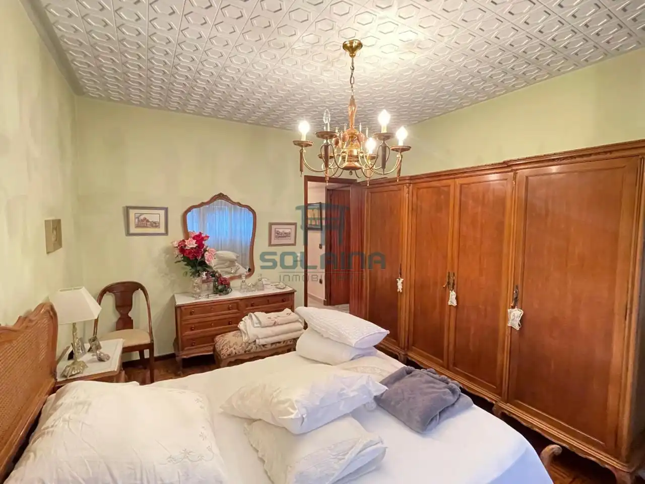 Habitación de Piso en venta en Ourense Capital  con Calefacción, Parquet y Balcón