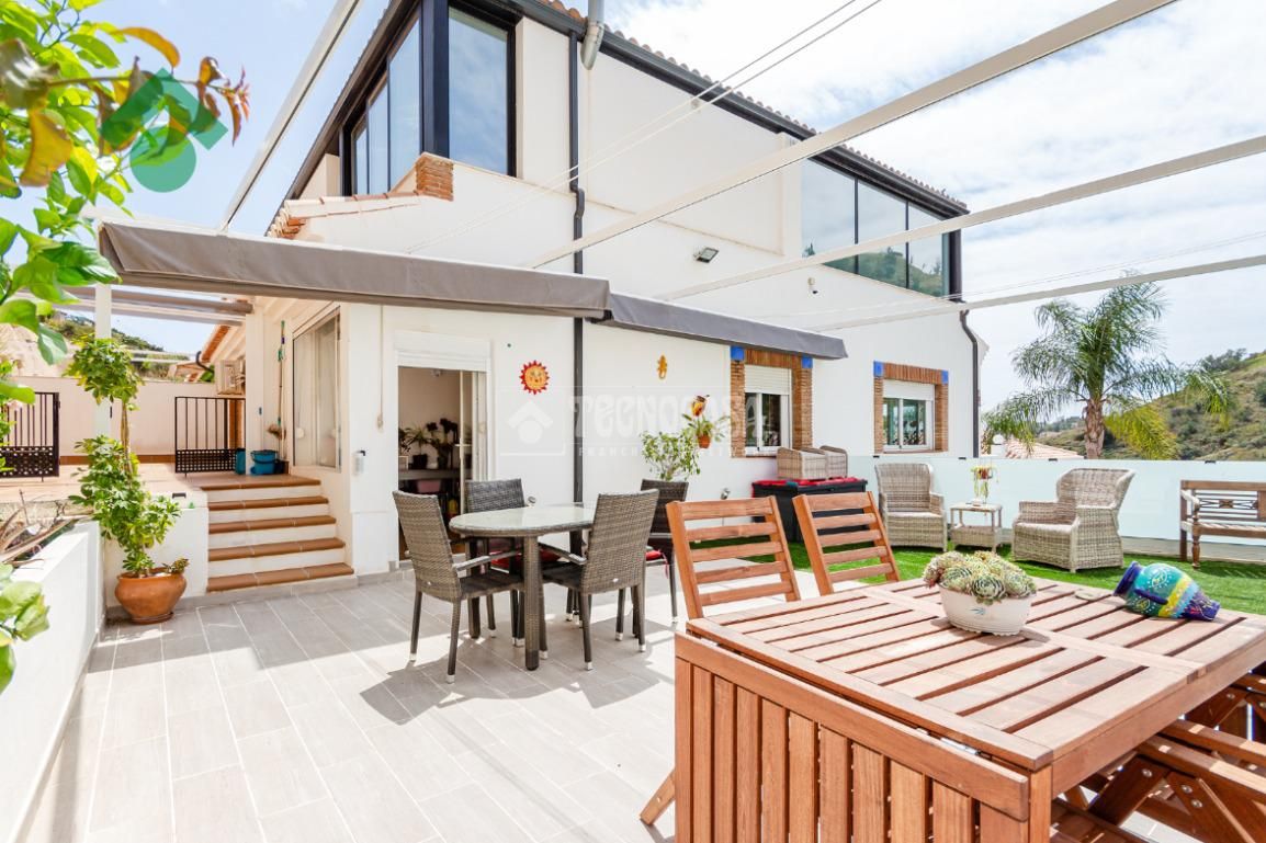 Terrace of Single-family semi-detached for sale in Almuñécar