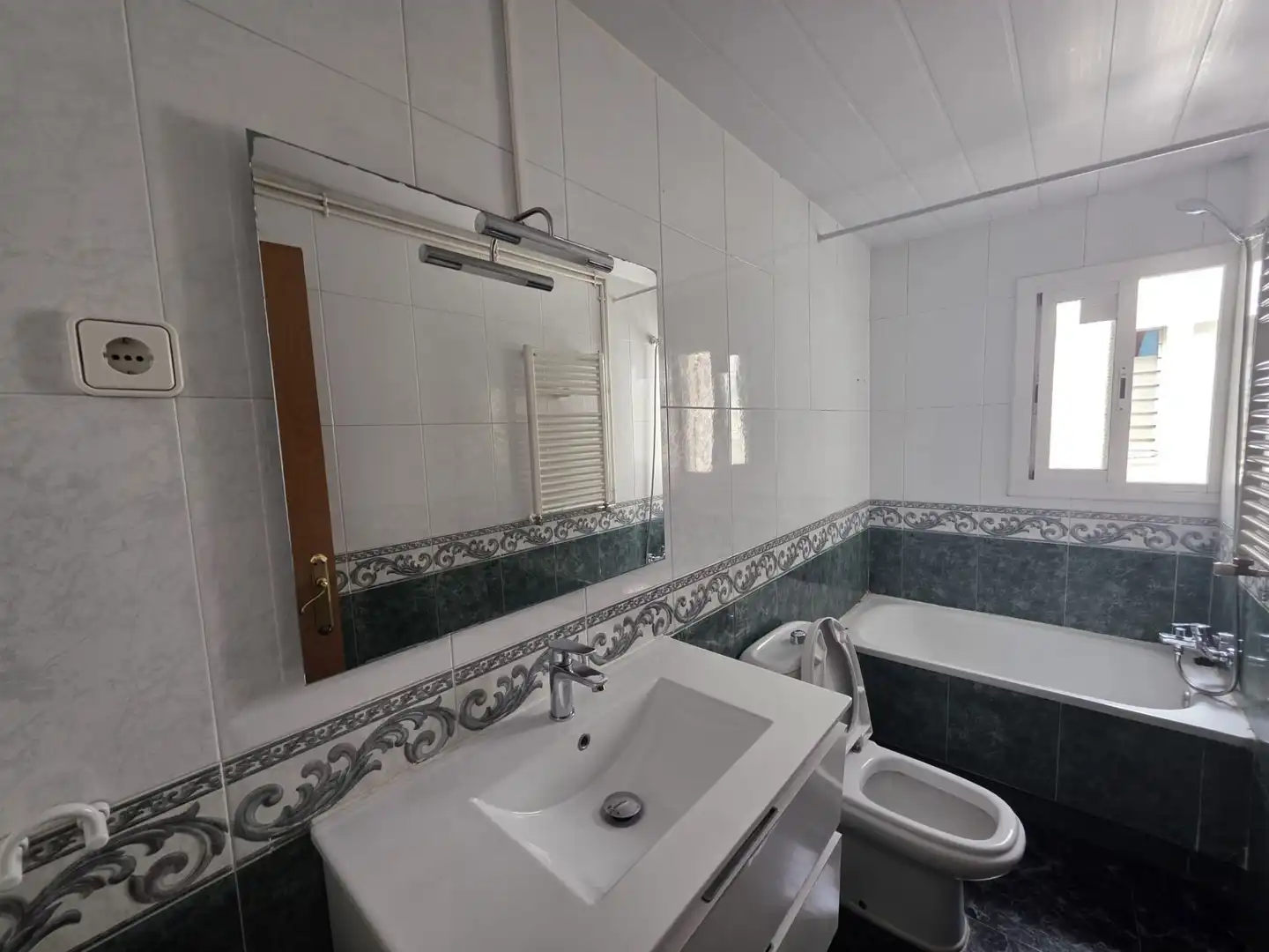 Badezimmer von Wohnung zum Verkauf in Premià de Dalt mit Klimaanlage, Heizung und Terrasse