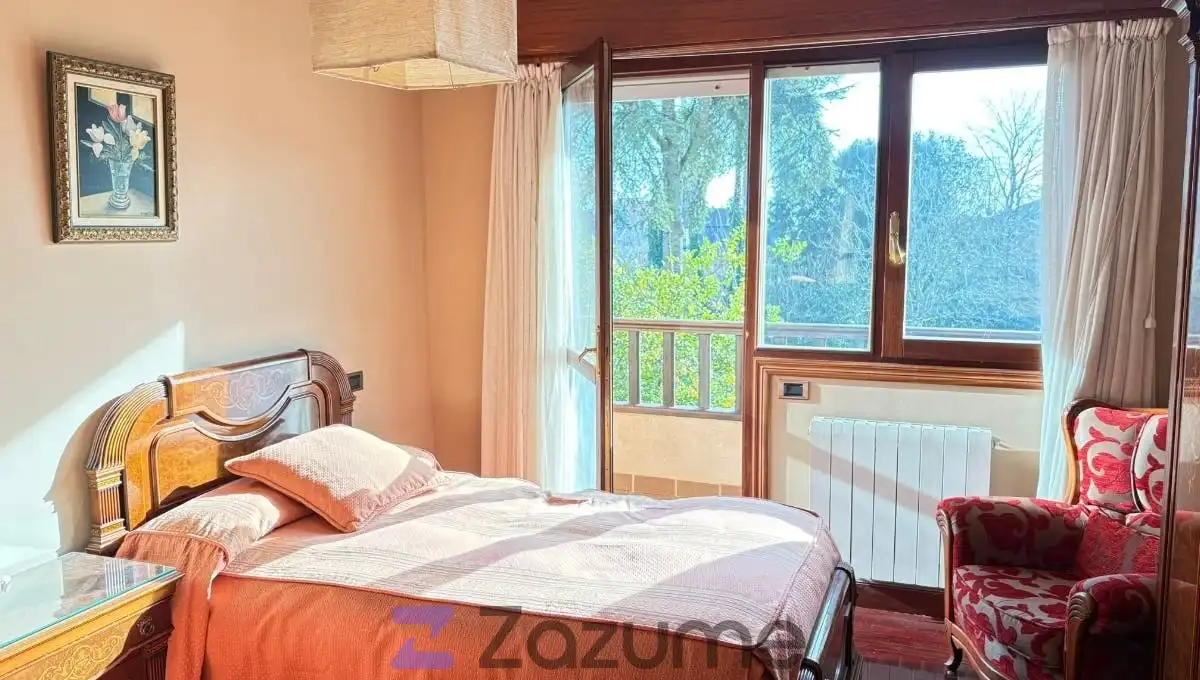 Habitación de Dúplex de alquiler en Noja con Jardín privado, Terraza y Piscina