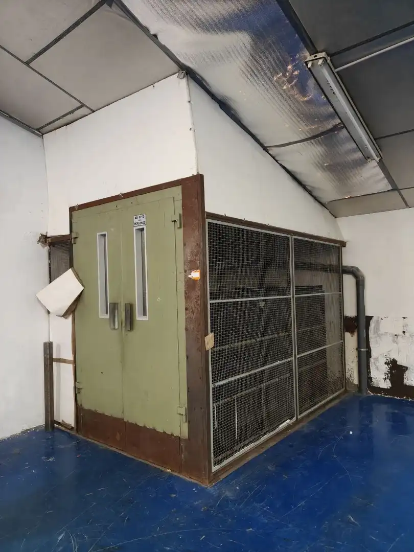 Vista exterior de Nave industrial en venta en Cornellà de Llobregat
