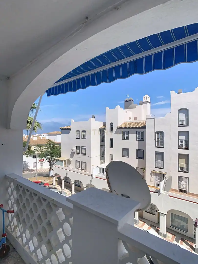 Vista exterior de Piso en venta en Benalmádena con Horno y Balcón