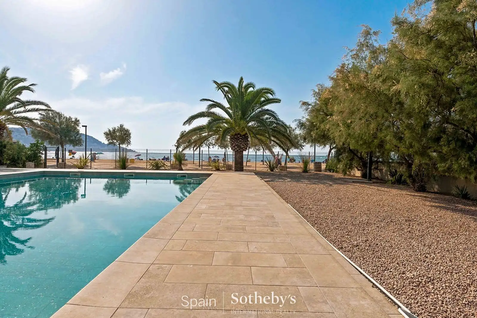 Casa aparellada amb piscina en venda a Passeig Marítim, imagen 8