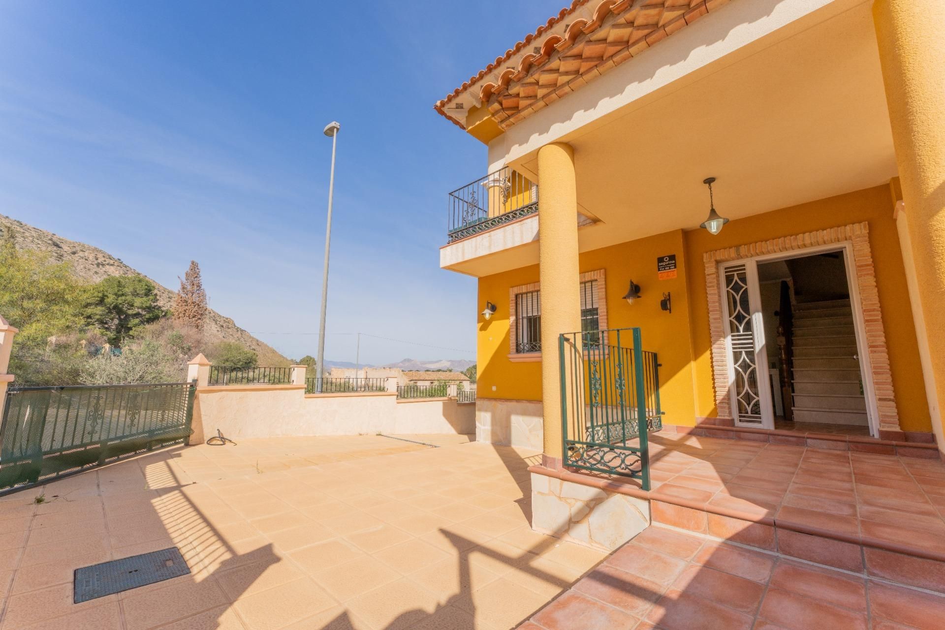 Vista exterior de Casa adosada en venda en Cox amb Aire condicionat, Calefacció i Balcó