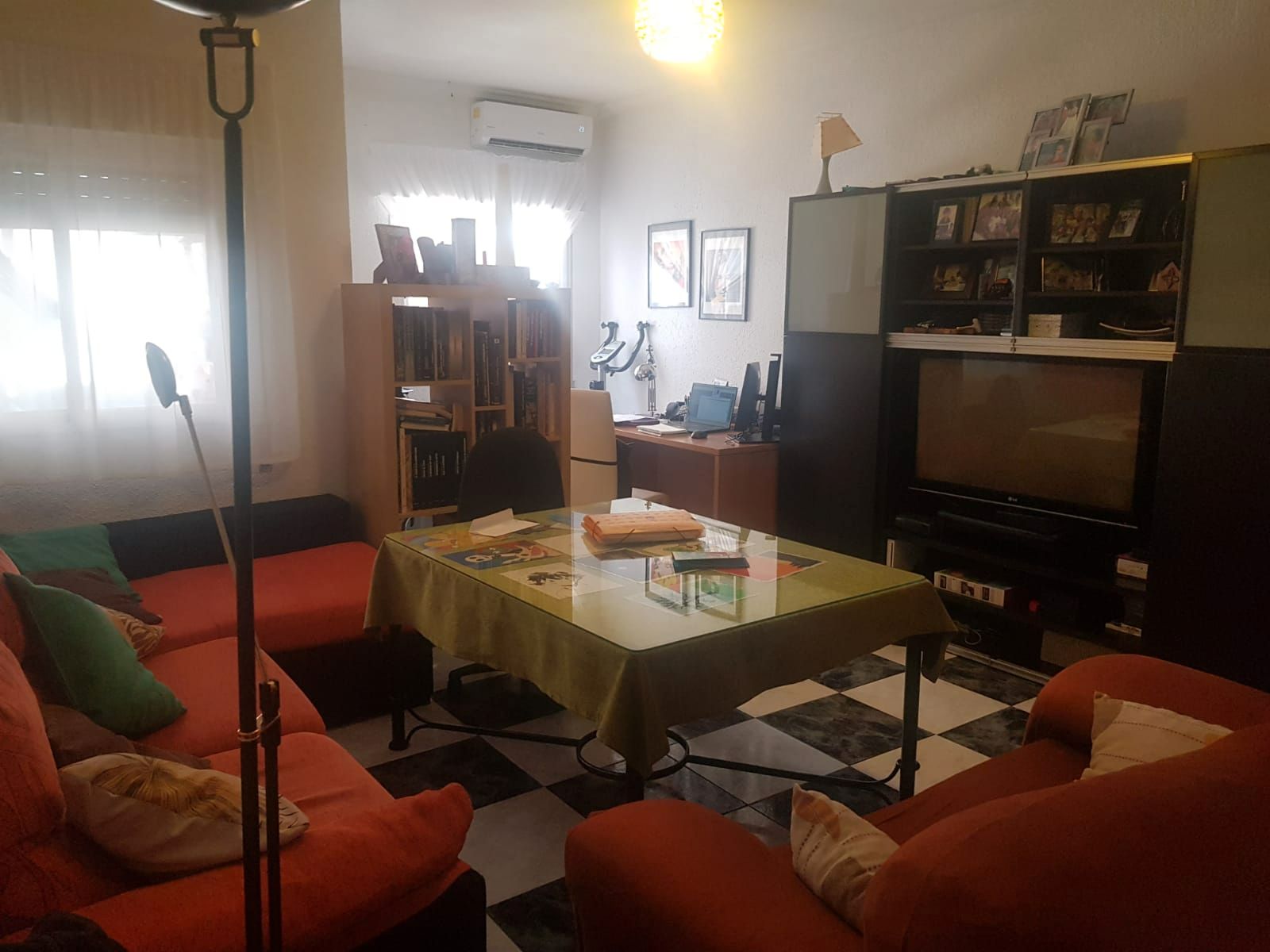 Sala d'estar de Pis en venda en Don Benito amb Aire condicionat, Terrassa i Moblat