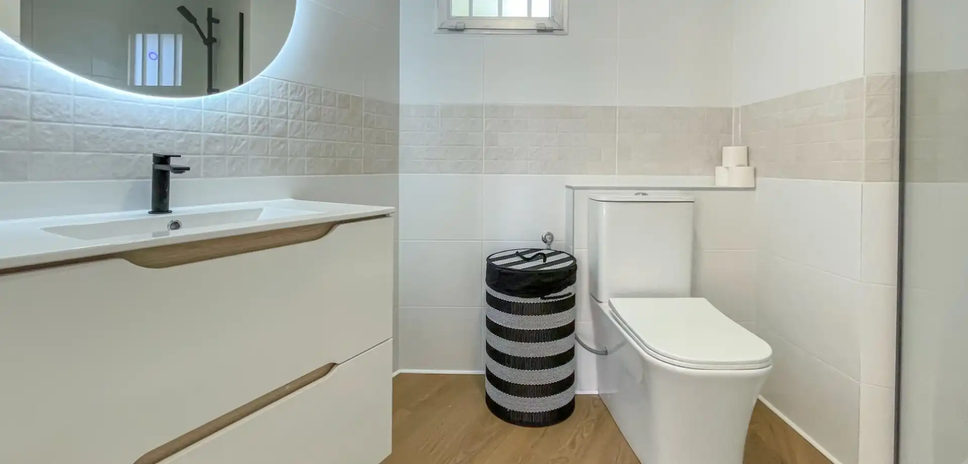 Bathroom of Apartments for sale in Orihuela  with Parquet flooring, Terrace and Balcony