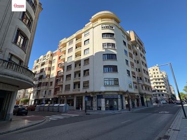 Pis amb balcó en venda a Centro