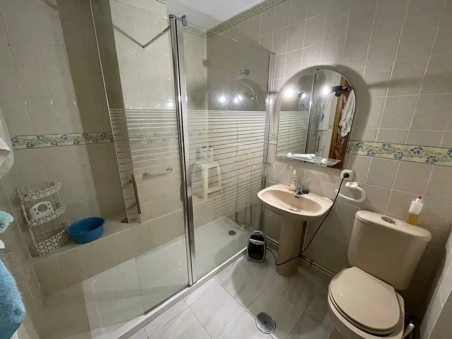 Badezimmer von Wohnung zum Verkauf in Arroyo de la Luz mit Klimaanlage, Heizung und Abstellraum
