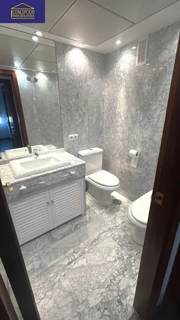 Baño de Apartamento de alquiler en Córdoba con Aire acondicionado, Calefacción y Parquet