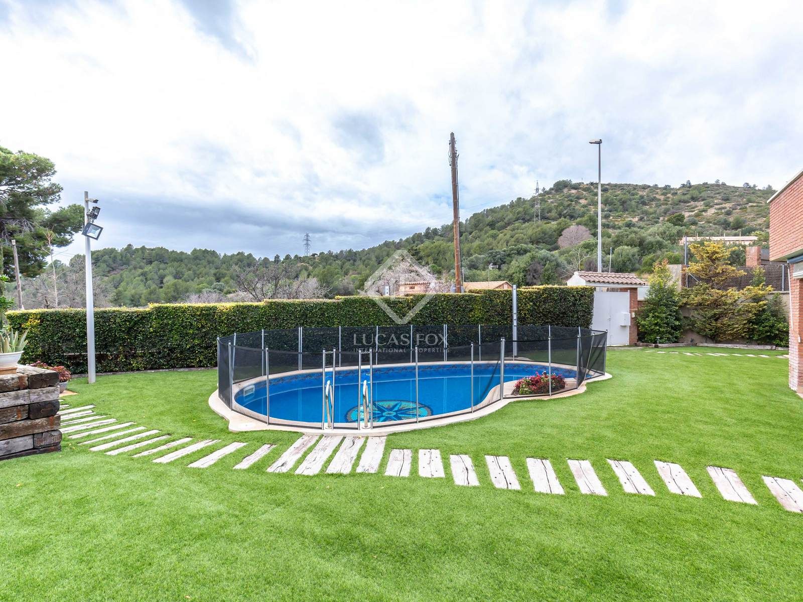 Swimming pool of House or chalet for sale in Sant Just Desvern  with Air Conditioner, Heating and Private garden