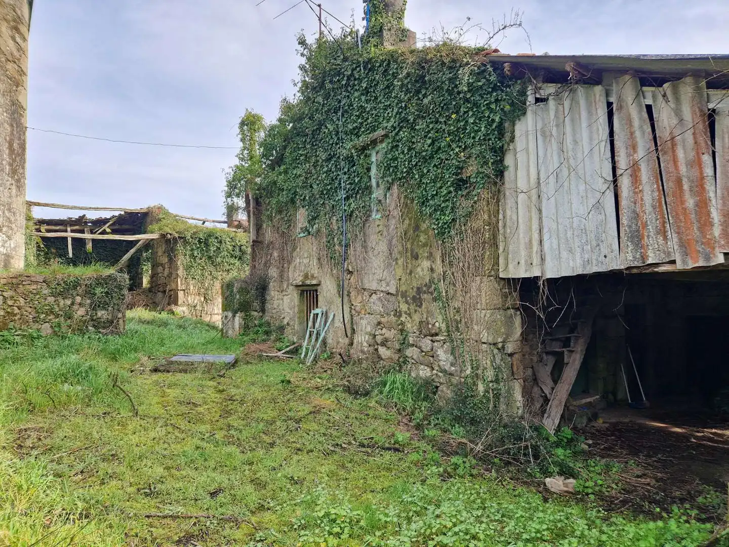 Vista exterior de Casa o chalet en venta en Brión con Trastero