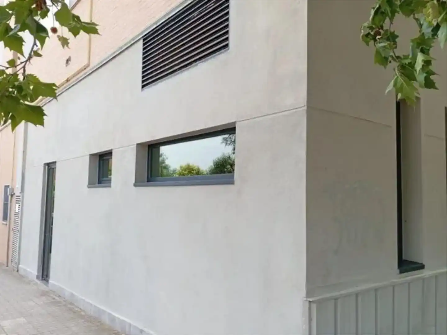 Vista exterior de Oficina en venda en Cáceres