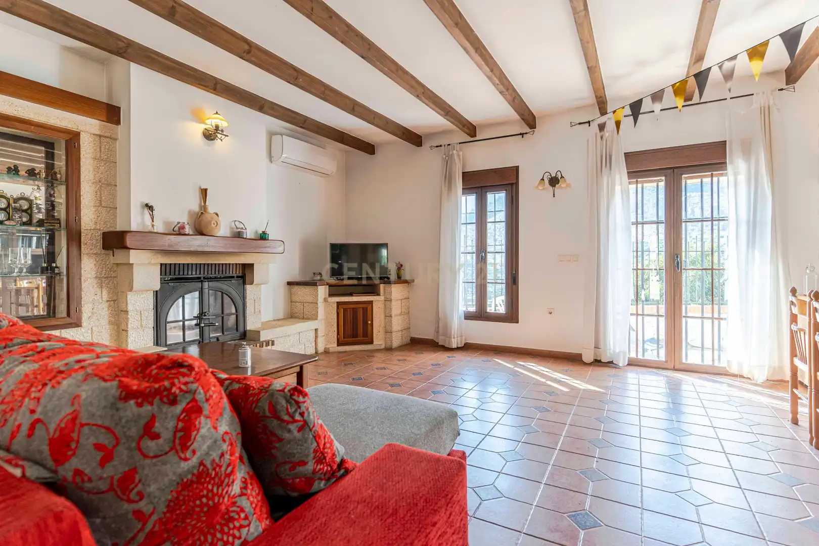 Sala d'estar de Casa o xalet en venda en Los Guájares amb Aire condicionat, Jardí privat i Traster