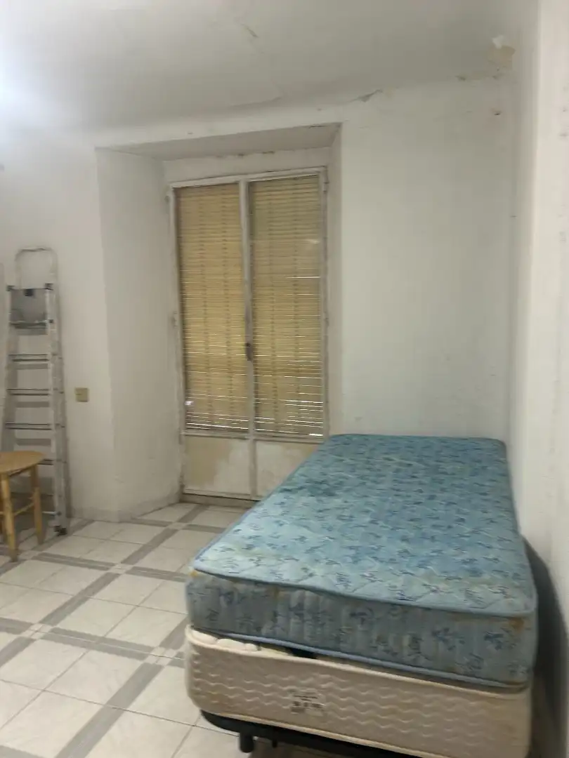 Dormitori de Casa o xalet en venda en Jaén amb Terrassa, Moblat i Alarma