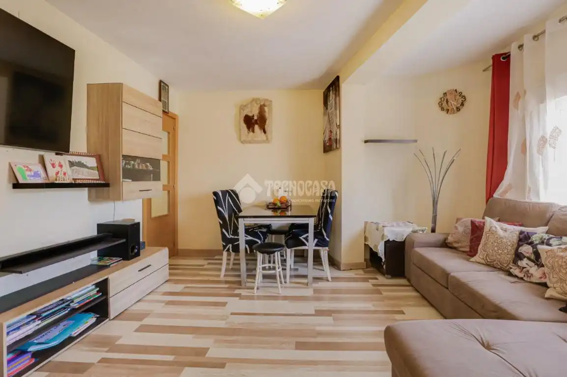 Sala d'estar de Pis en venda en Montcada i Reixac