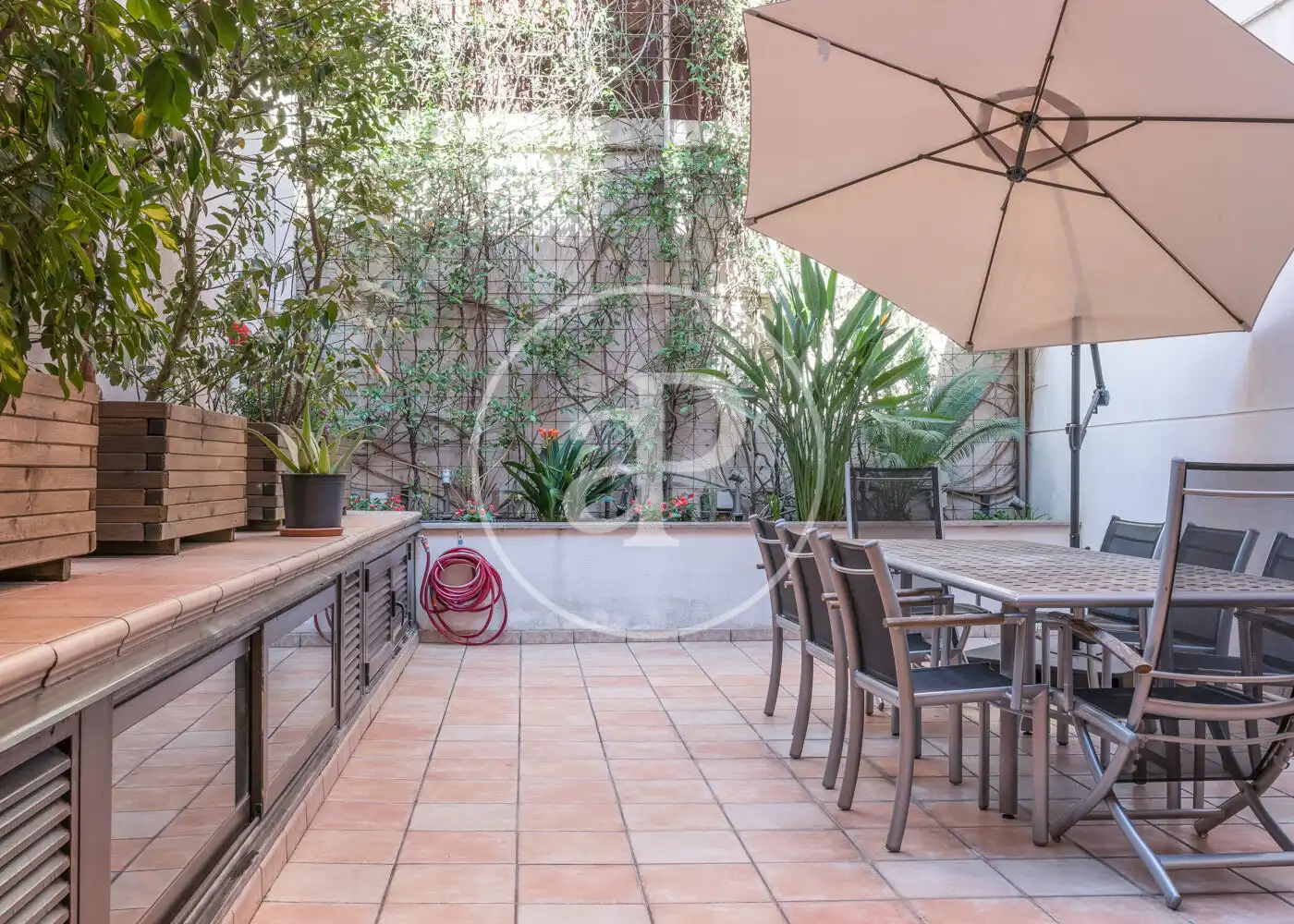 Terraza de Casa adosada en venta en Barcelona con Aire acondicionado, Calefacción y Jardín privado