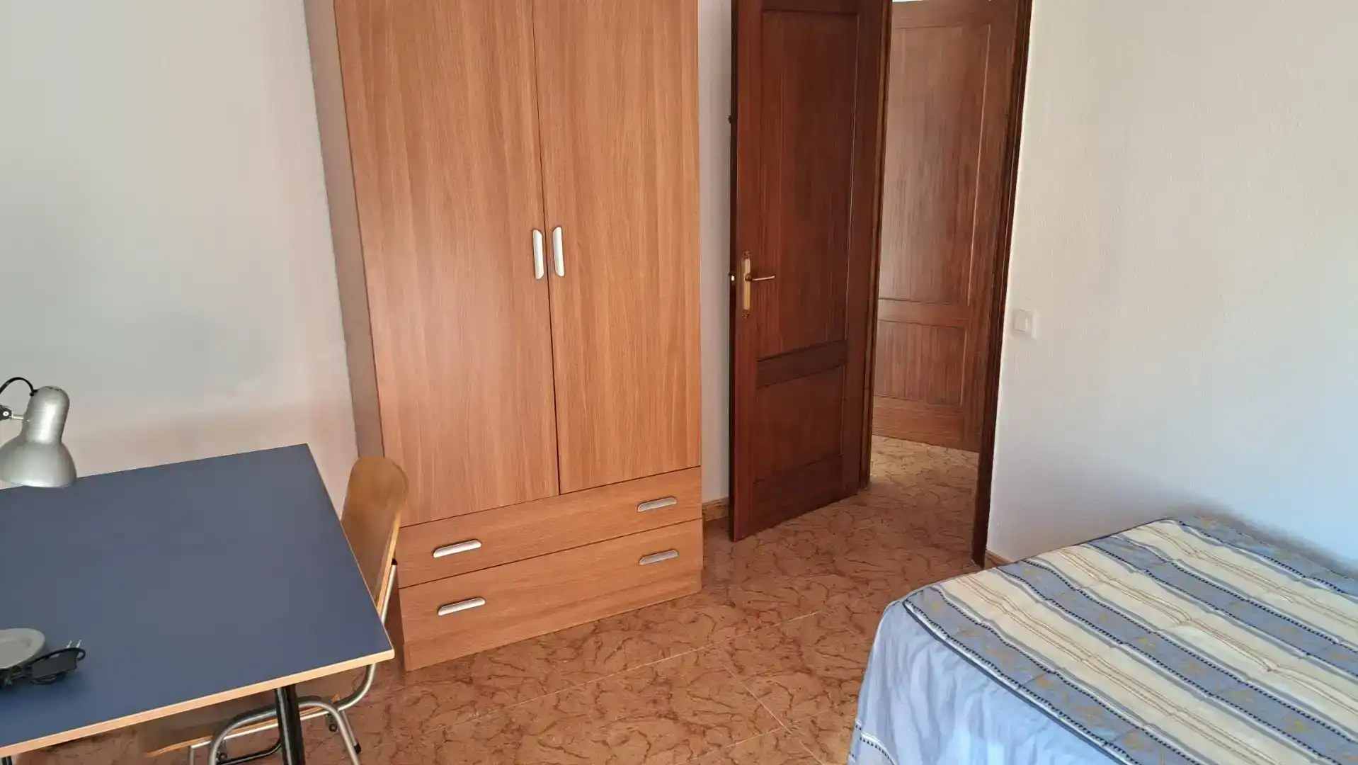 Schlafzimmer von Wohnung zur Miete in  Sevilla Capital mit Klimaanlage und Balkon