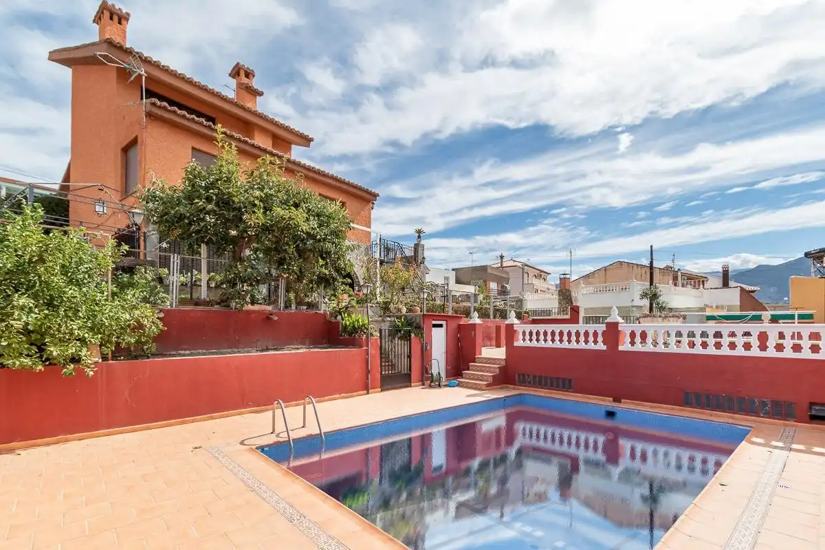 House with terrace for sale in Calle VIRGEN DEL ROSARIO