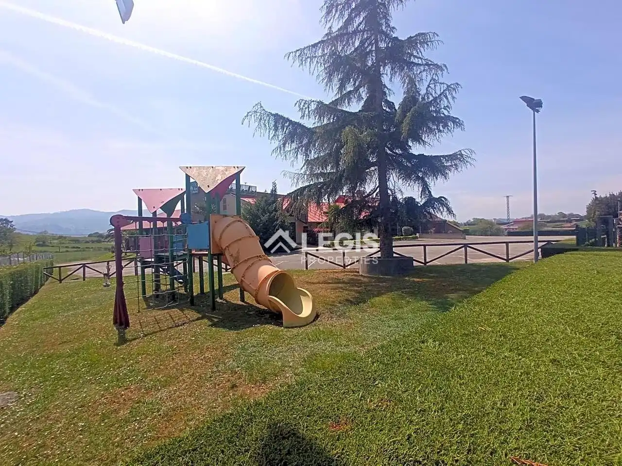 Edificio en venta en Llanera