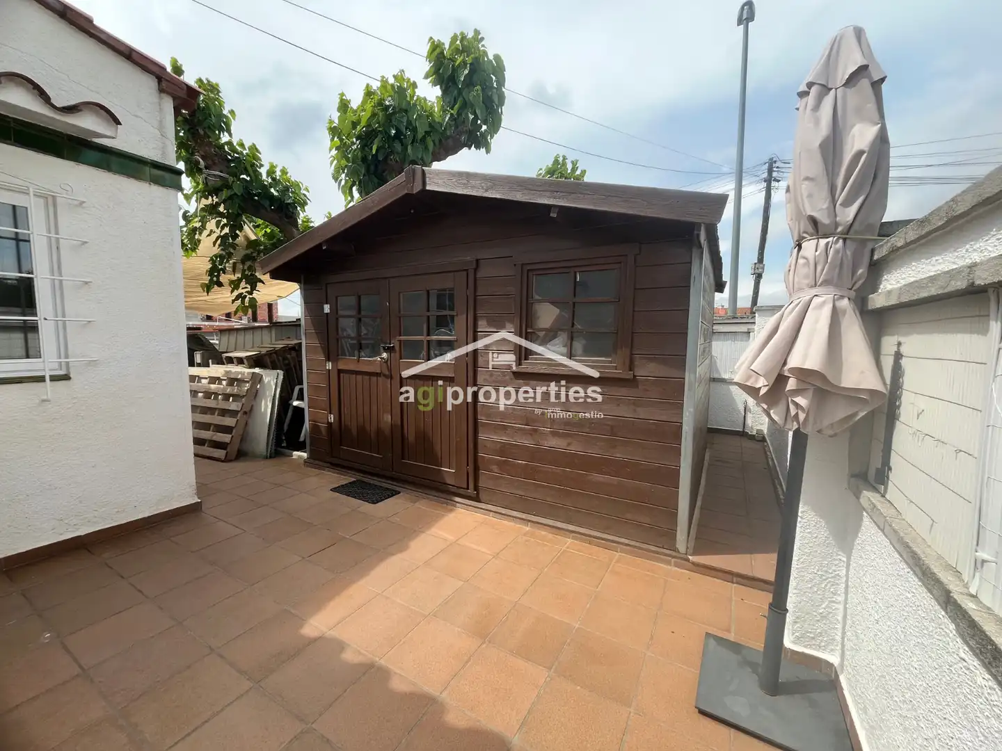 Vista exterior de Casa o xalet en venda en Empuriabrava amb Aire condicionat i Terrassa