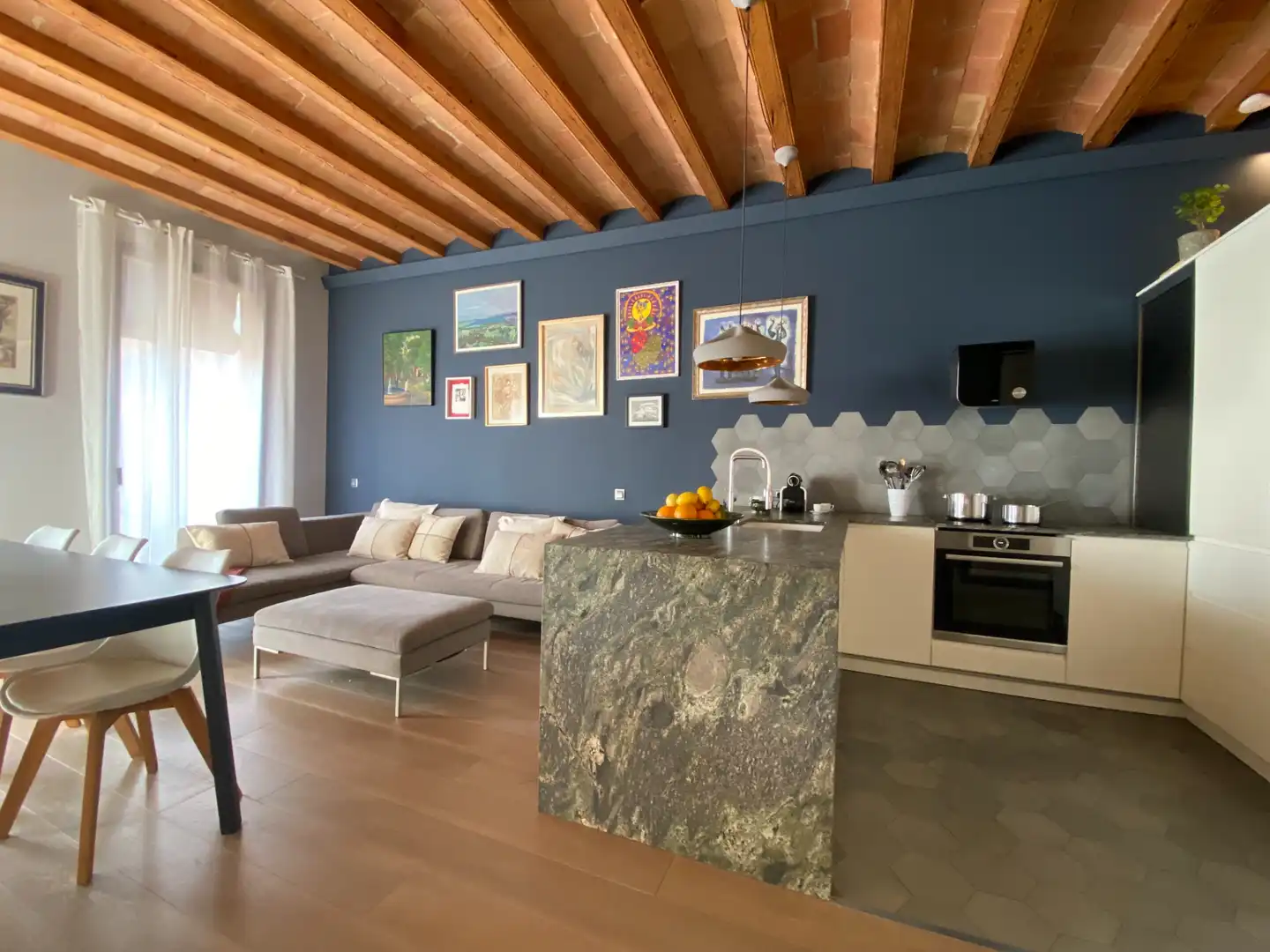 Apartament amb terrassa en venda a Carrer d'Aragó