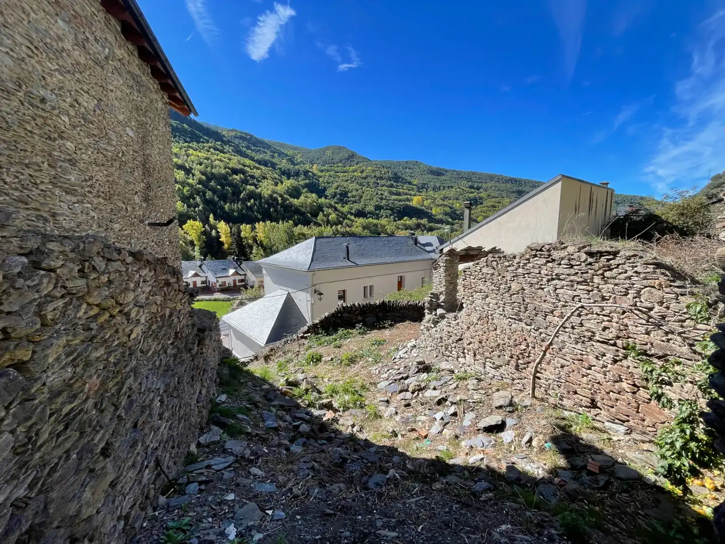 Vista exterior de Residencial en venda en Alins, Lleida