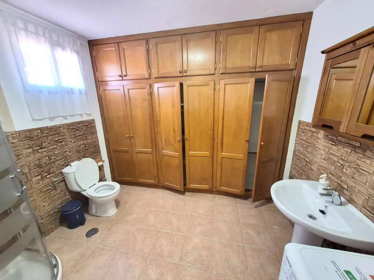 Bany de Casa o xalet en venda en Tías amb Jardí privat, Terrassa i Moblat