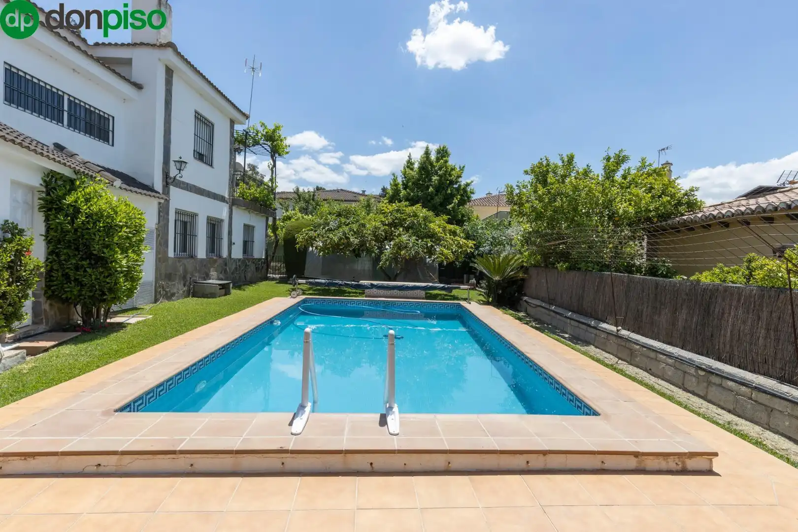 Villa mit Terrasse zum Verkauf in Calle Calle Borgoña, imagen 2