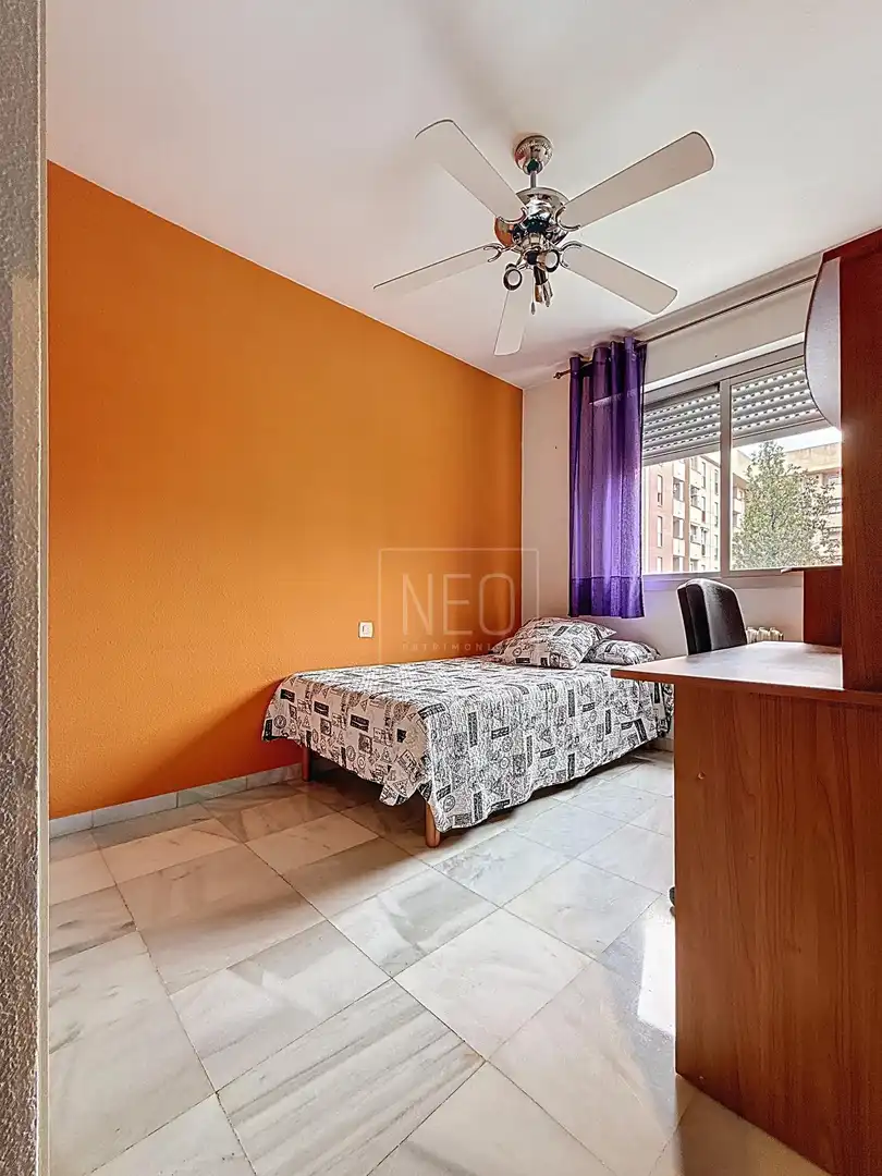 Bedroom of Flat for sale in Granada  with Private garden, Storage room and Balcony