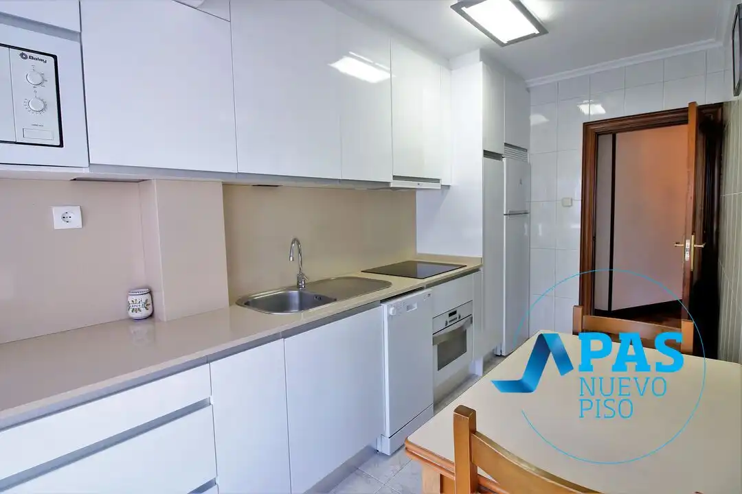 Cocina de Piso en venta en Santander con Calefacción