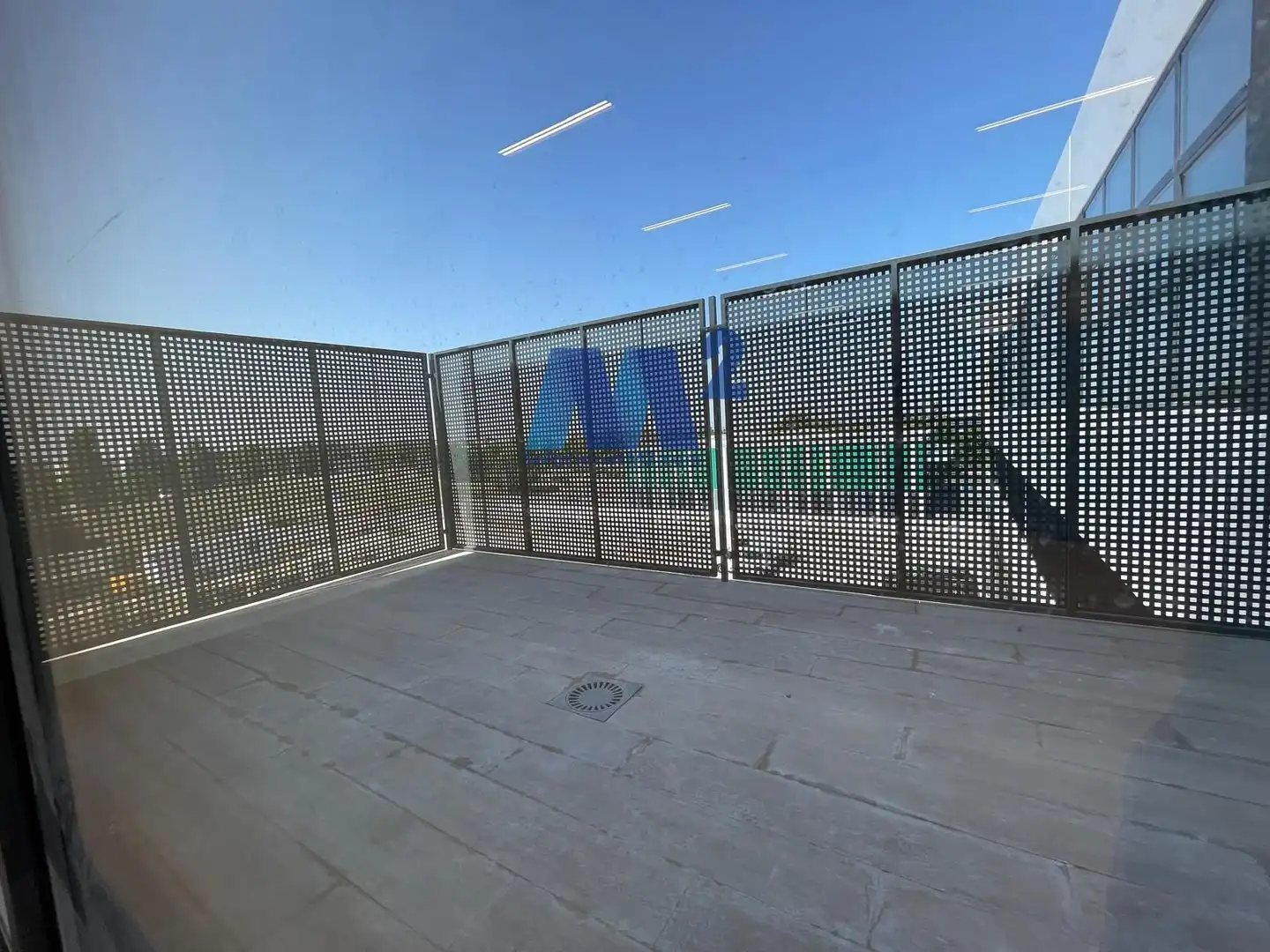 Terrasse von Fabrikhallen zur Miete in Alcorcón