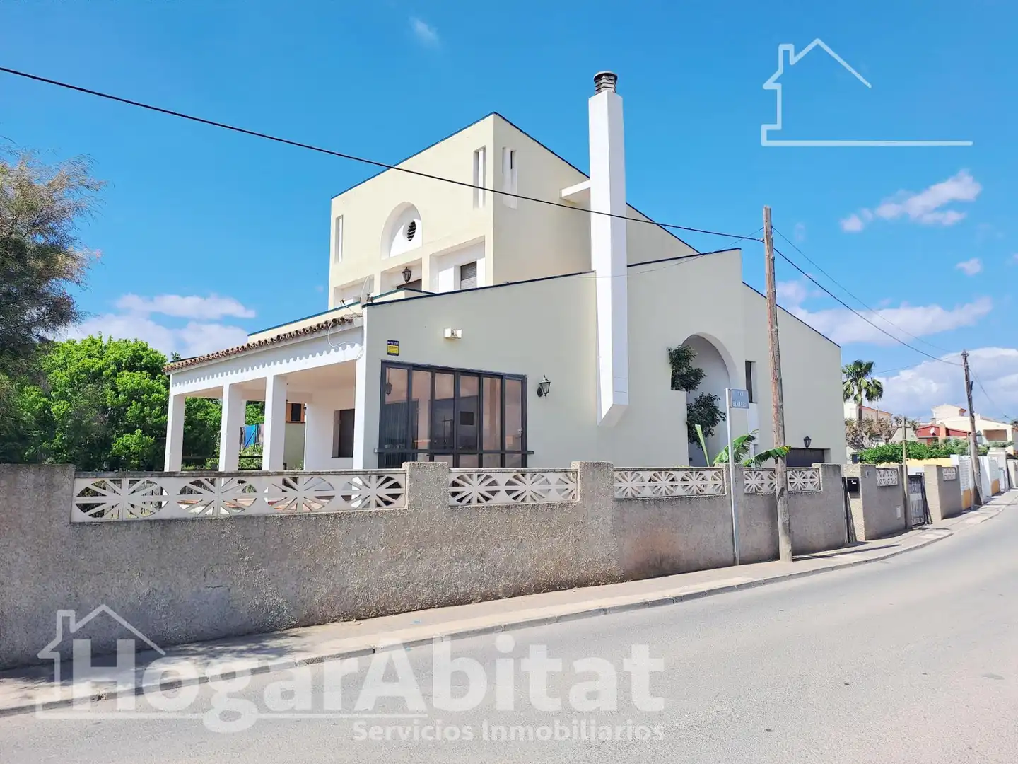Vista exterior de Casa o xalet en venda en Almazora / Almassora amb Jardí privat, Terrassa i Traster