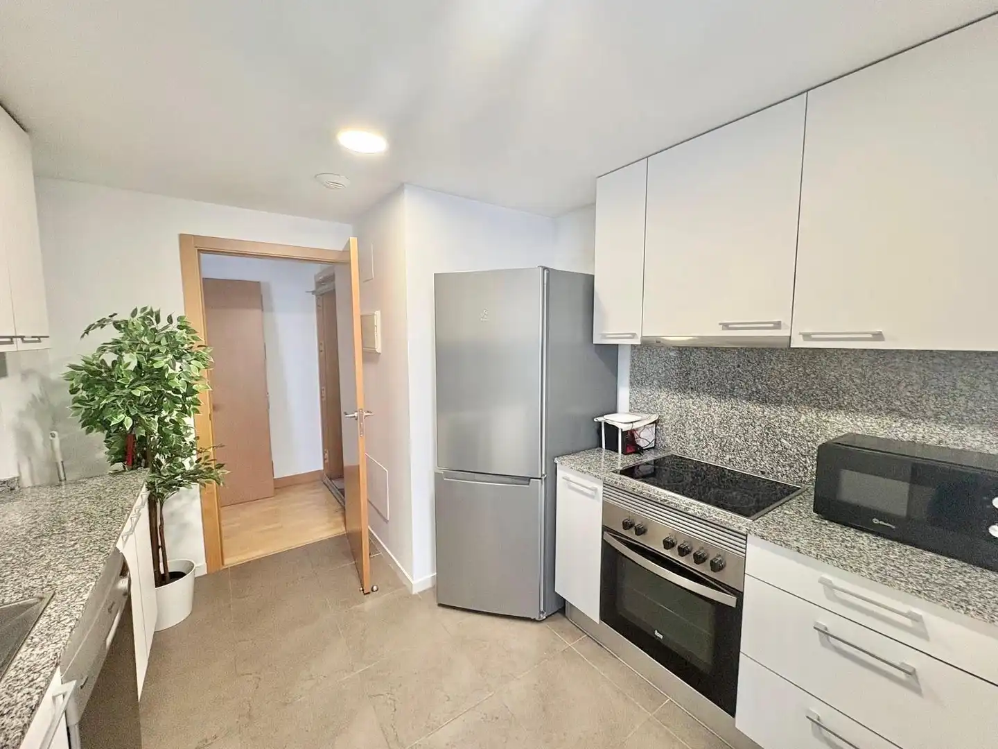 Küche von Wohnung zur Miete in L'Hospitalet de Llobregat mit Klimaanlage, Möbliert und Balkon