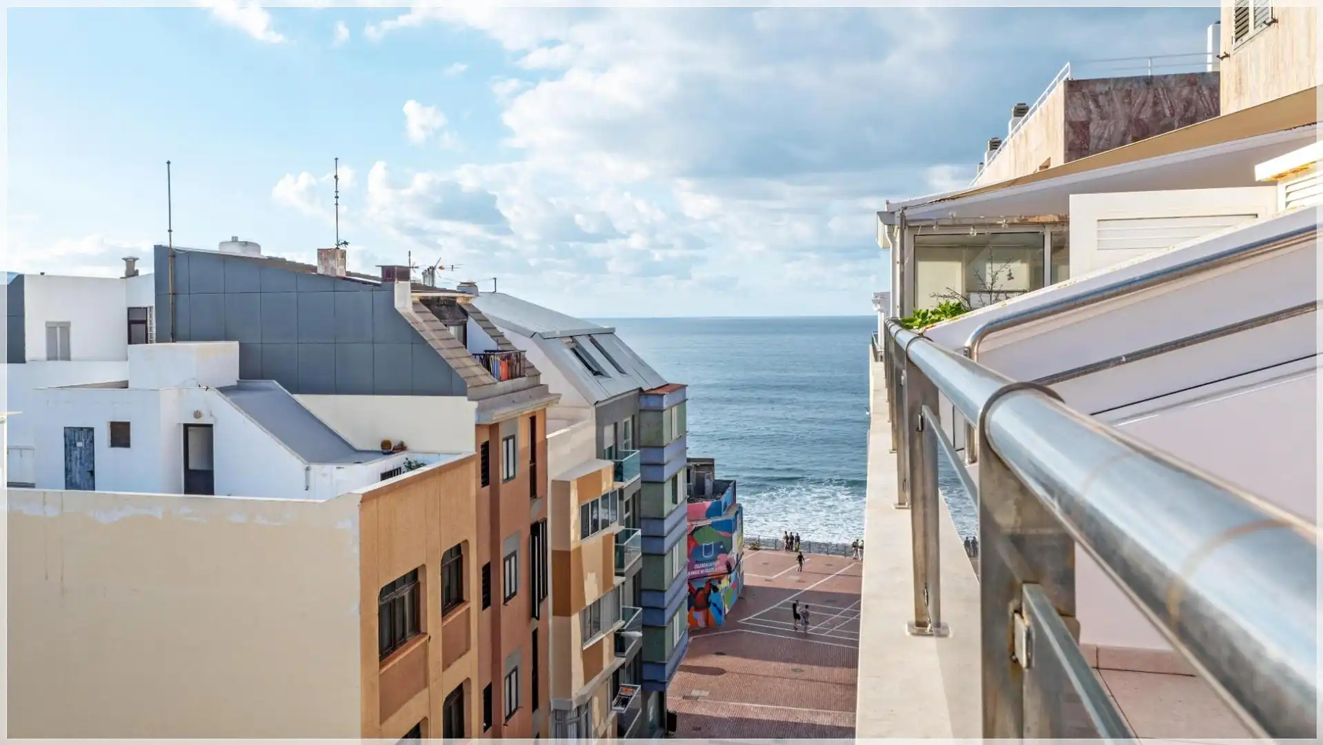 Vista exterior de Àtic en venda en Las Palmas de Gran Canaria amb Terrassa