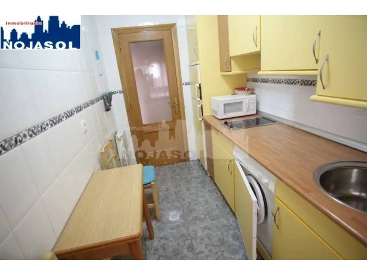 Cocina de Apartamento de alquiler en Noja con Calefacción, Terraza y Amueblado