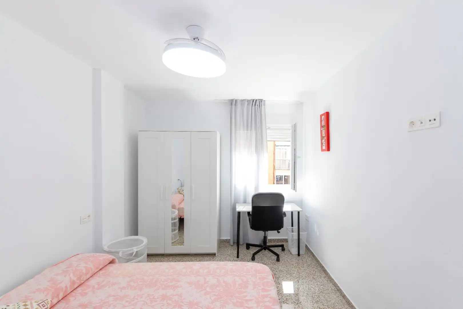 Schlafzimmer von Wohnung zur Miete in Granada mit Klimaanlage, Möbliert und Balkon