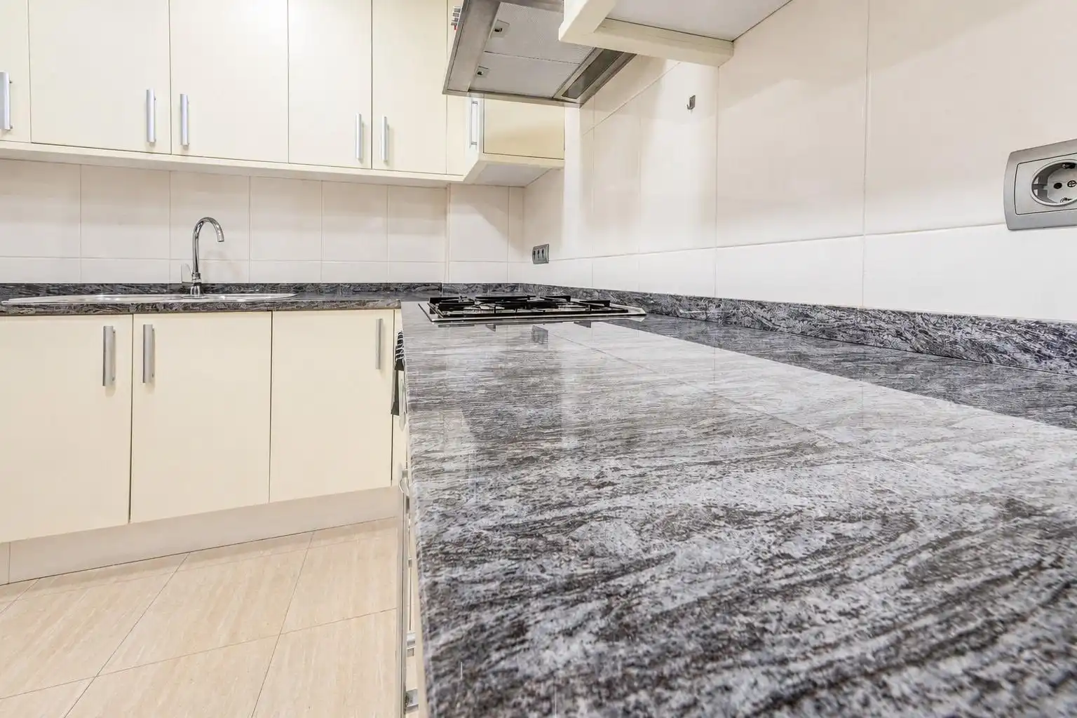 Cuina de Pis de lloguer en Sabadell amb Aire condicionat, Calefacció i Parquet