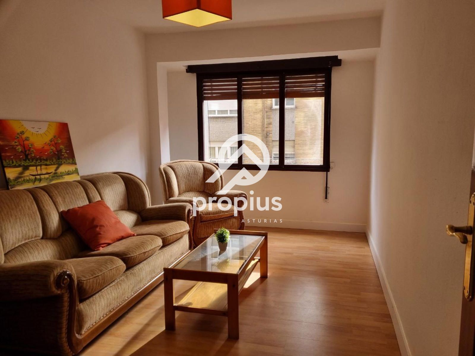 Sala d'estar de Pis en venda en Gijón  amb Calefacció