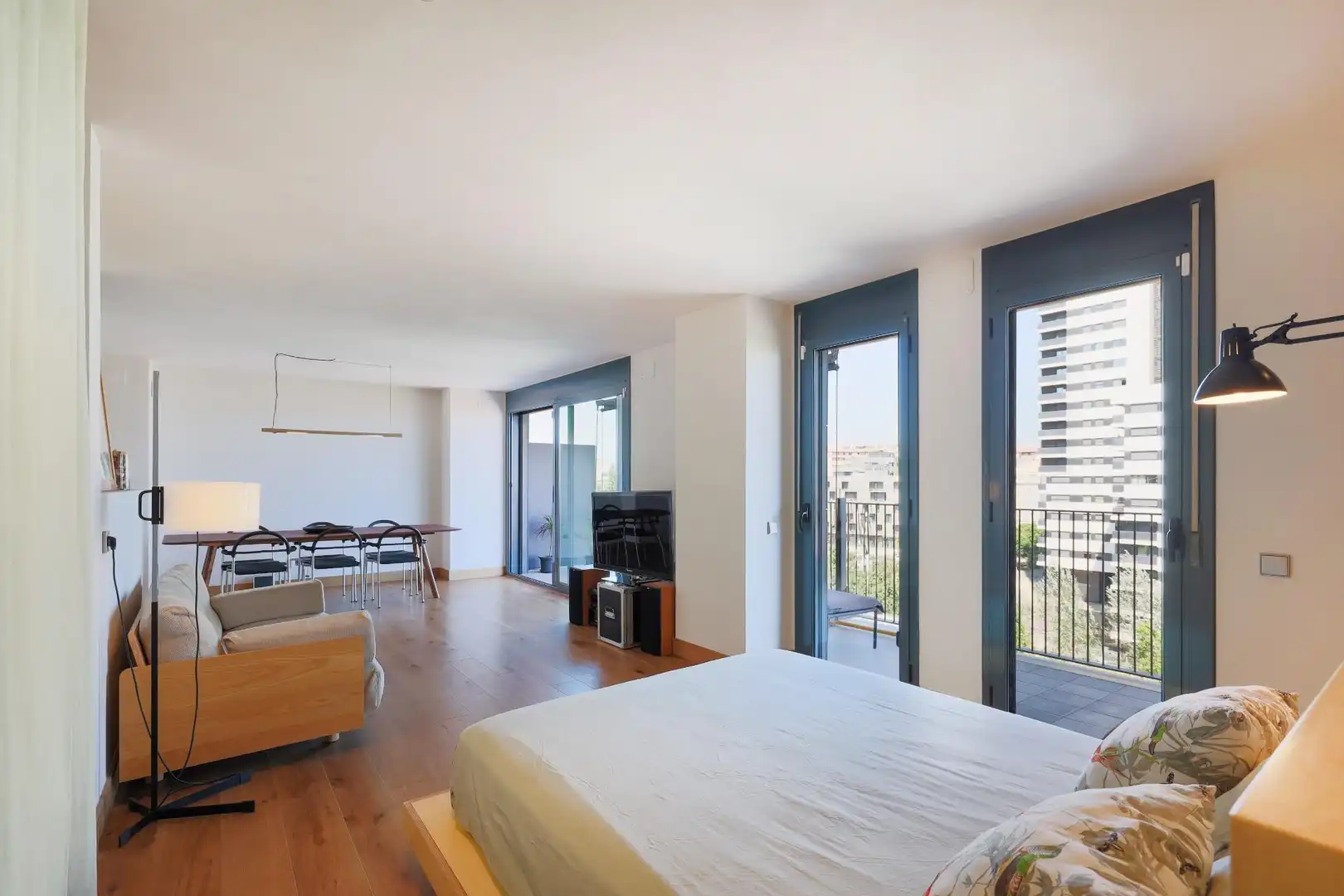 Sala de estar de Piso de alquiler en L'Hospitalet de Llobregat con Aire acondicionado, Calefacción y Parquet